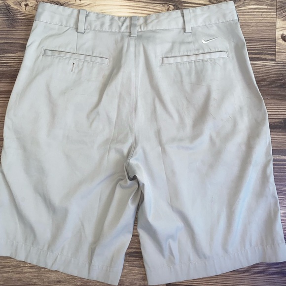 Nike Golf Shorts - Picture 3 of 5